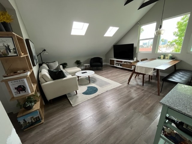 Building Photo - 931 21st St