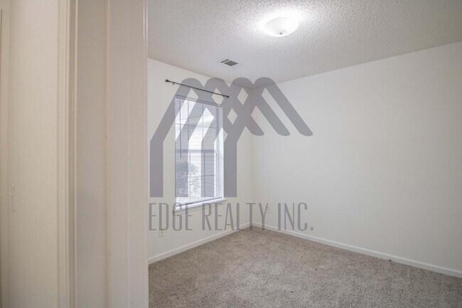 Building Photo - 6 Willow Lakes Dr