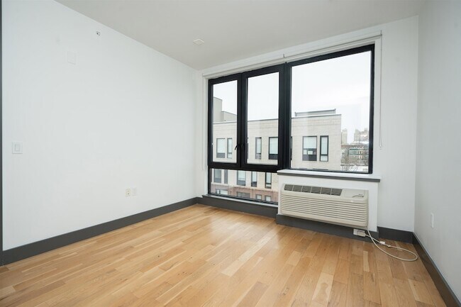 Building Photo - 424 Arlington Ave