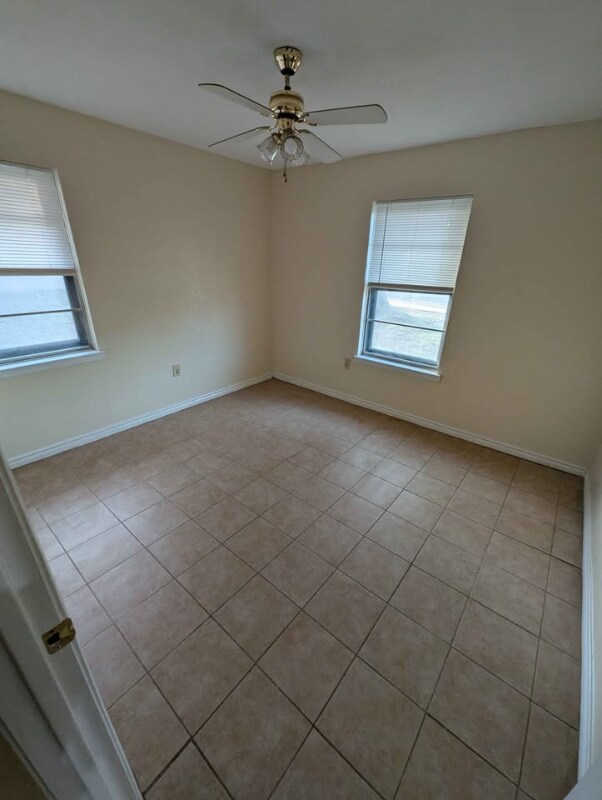 Building Photo - 931 Edwards St