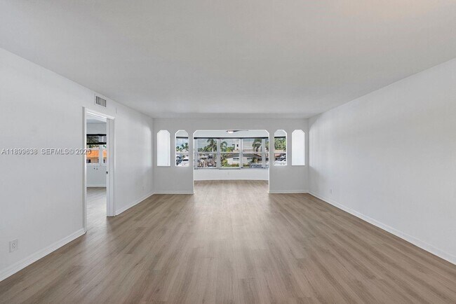 Building Photo - 3111 NE 51st St