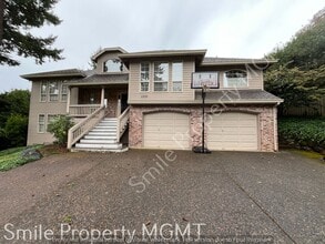 Building Photo - Nice house