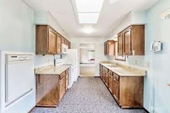 Building Photo - 501 Division St