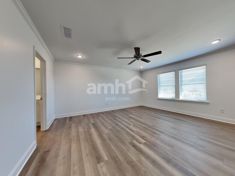 Building Photo - 1515 Soapstone Rd