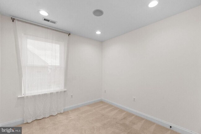 Building Photo - 620 N Bentz St