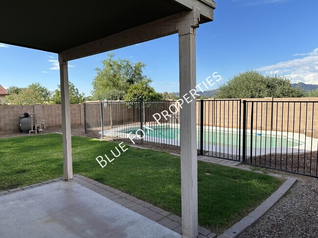 Building Photo - 10066 N Blue Crossing Way