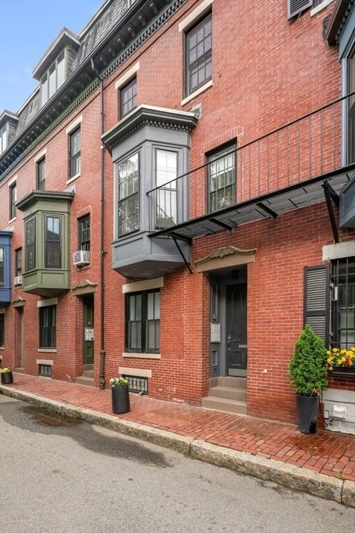 Building Photo - 11 Dartmouth Pl