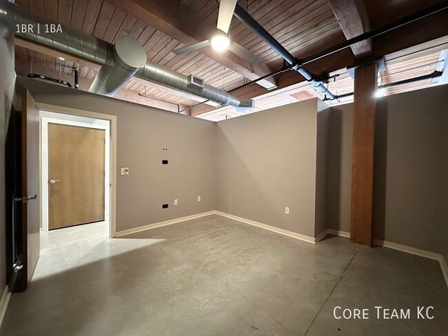 Building Photo - 710 Broadway-607