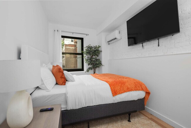 Building Photo - 354 Bowery-SI ID1035000P