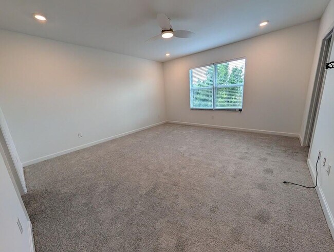 Building Photo - 4315 Sylvester Palm Dr