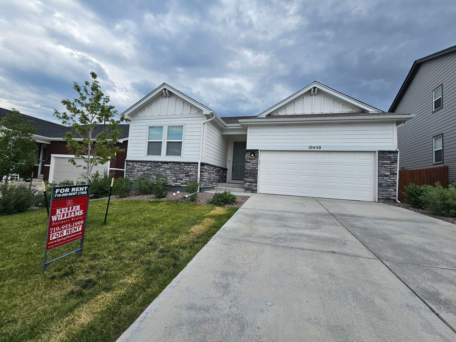 Building Photo - 10450 Summer Ridge Dr