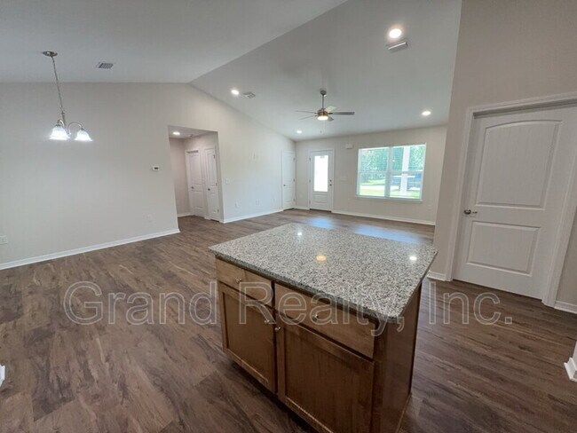 Building Photo - 4208 Eleanor St