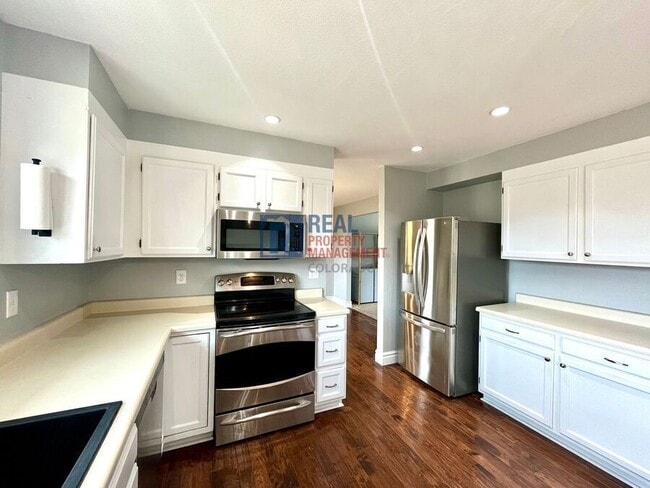 Building Photo - 3670 Gingham Way