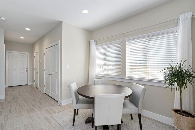 Building Photo - 613 White Steppe Way