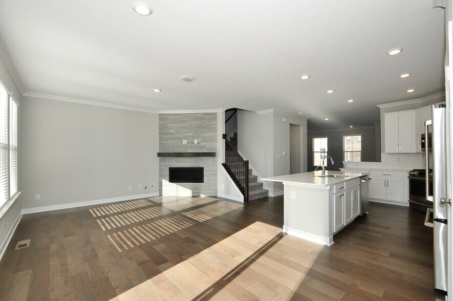 Building Photo - 927 Yorkshire Ln