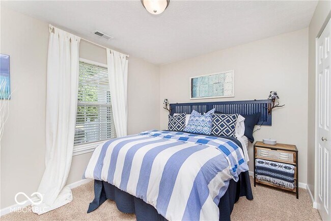 Building Photo - 14947 Mia Dr