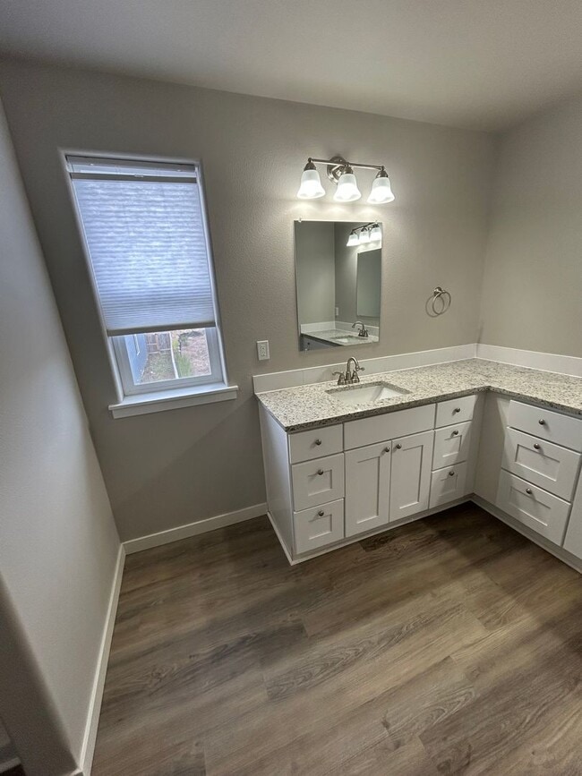Building Photo - Beautifully Furnished Brand New 5 Bedroom ...