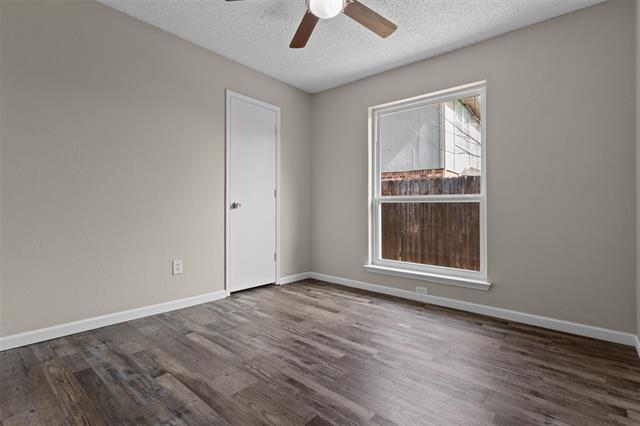 Building Photo - 2847 Red Oak Dr