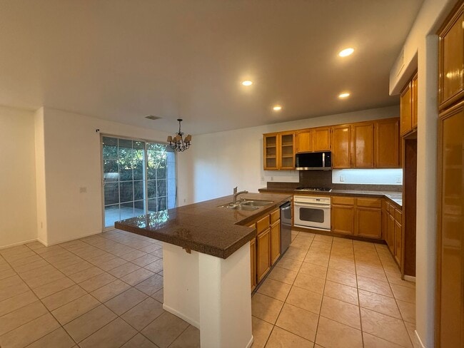 Primary Photo - 3 bed, 2 1/2 bath home in East Simi Valley