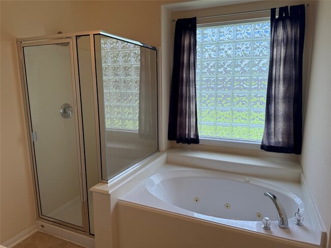 Building Photo - 10727 Gilford Crest Dr