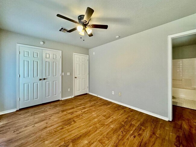 Building Photo - 633 NW 121st St