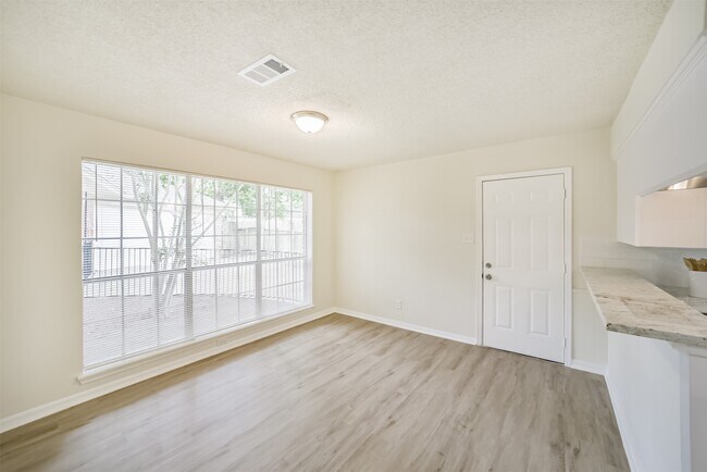 Building Photo - 1011 Baltic Ln