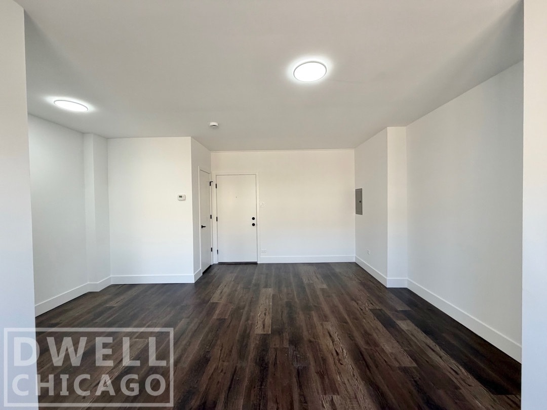 Building Photo - 5634 N Clark St