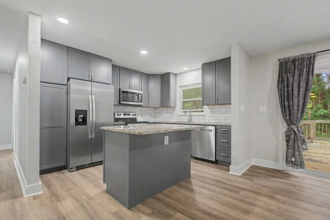 Building Photo - 1811 Devra Dr