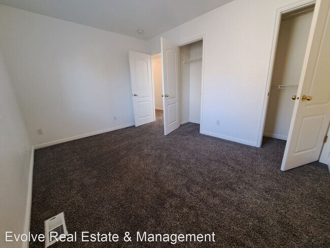 Building Photo - 3 br, 2.5 bath House - 469 E 250 N