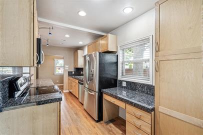 Building Photo - Cory-Merrill Charmer