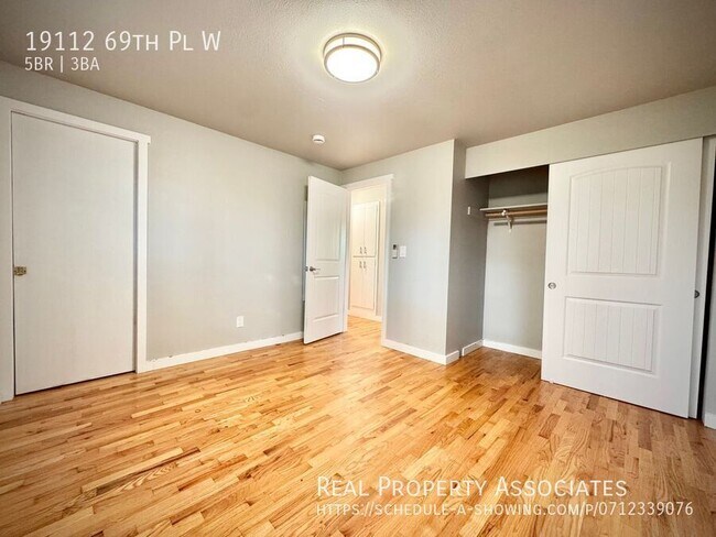 Building Photo - 19112 69th Pl W