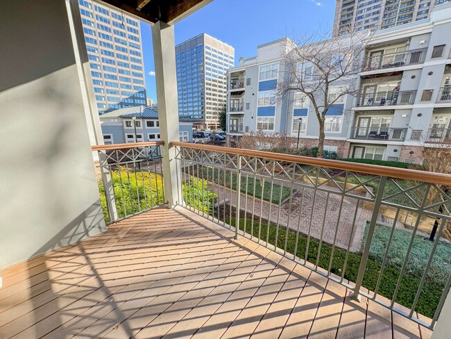 Building Photo - Freshly Renovated 1 Bed 1 Bath Condo With Balcony In Vibrant Savoy Park - Water Included