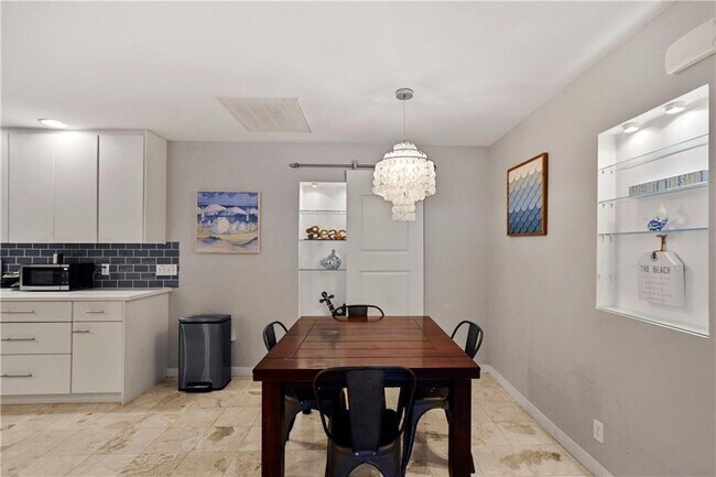 Building Photo - 900 Mallery St