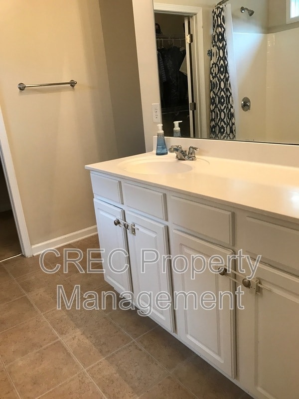 Building Photo - 272 Mayfield Dr