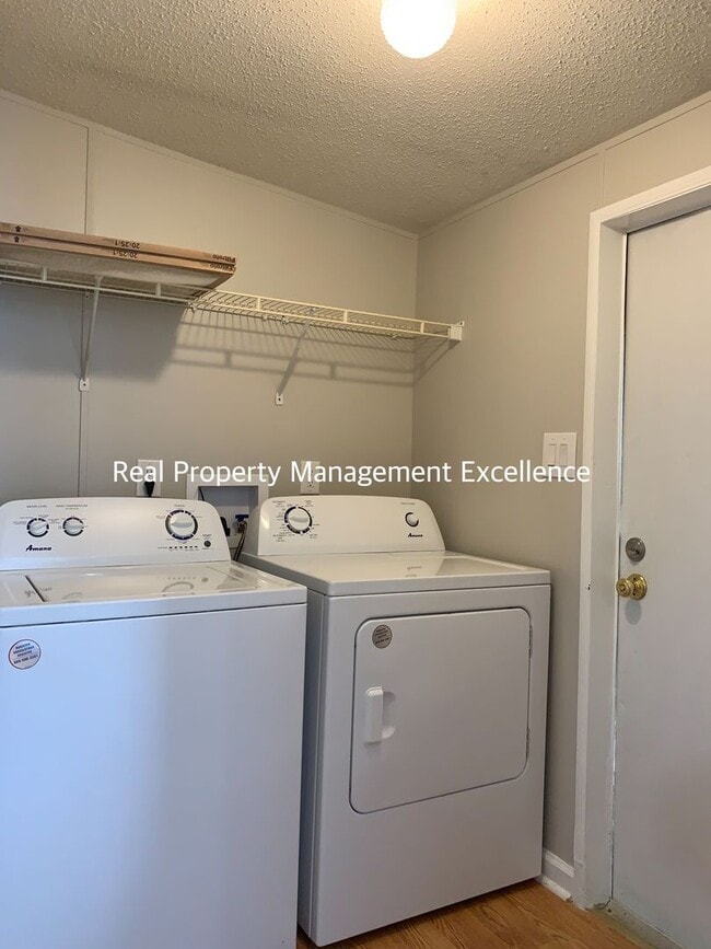 Building Photo - Quaint Renovated Home, Near Education Faci...