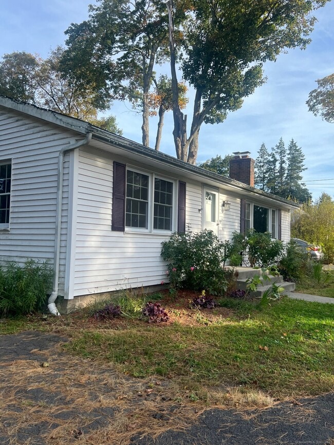 Building Photo - 38 Cherry Ln