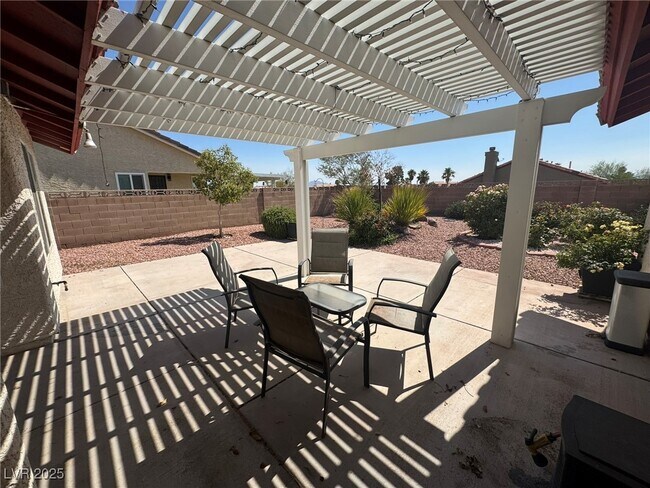 Building Photo - 7980 Rye Canyon Dr