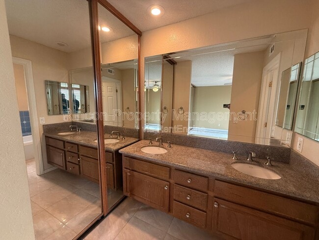 Building Photo - 6033 Tahoe Pl