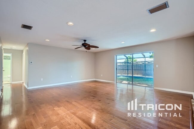 Building Photo - 2062 Southpointe Dr