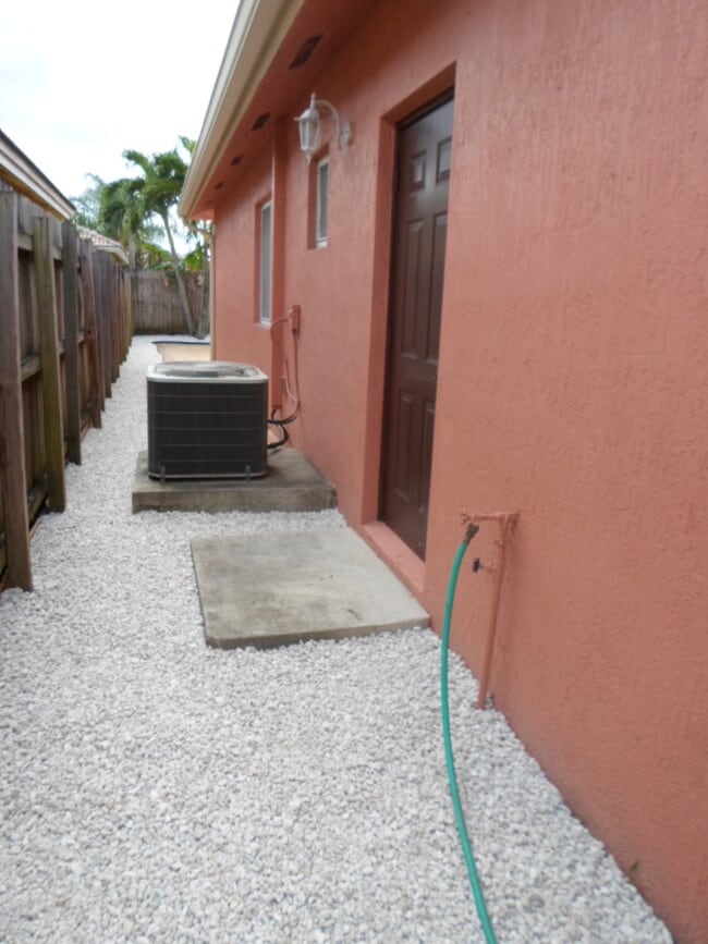 Building Photo - 7772 NW 200th Ln