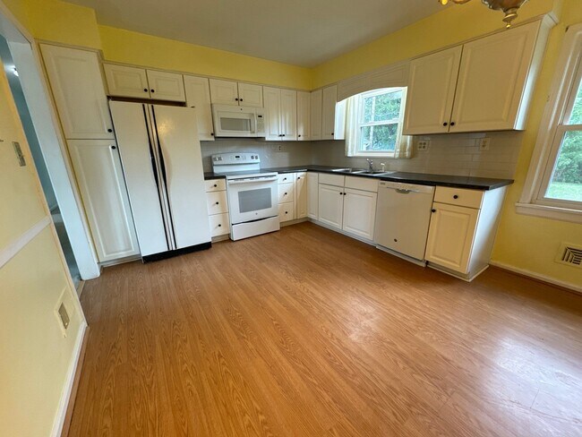 Building Photo - 9718 Lyric Ln