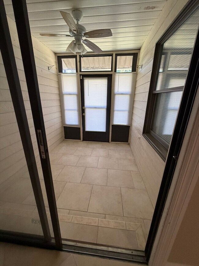 Building Photo - 2 Bed 2 Bath in St Cloud for Rent