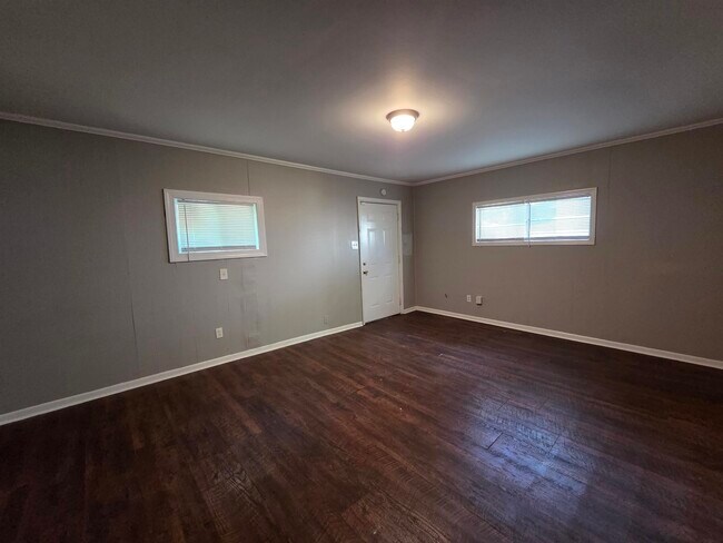 Building Photo - 3447 Dunn Ave