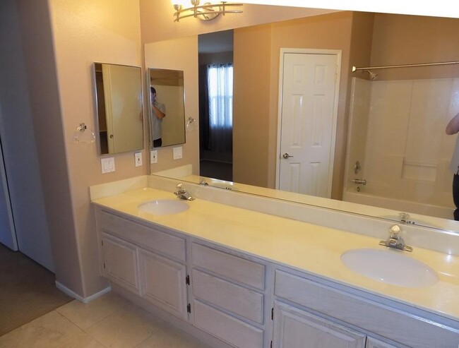 Building Photo - Beautiful Rancho San Diego Condo In Reming...