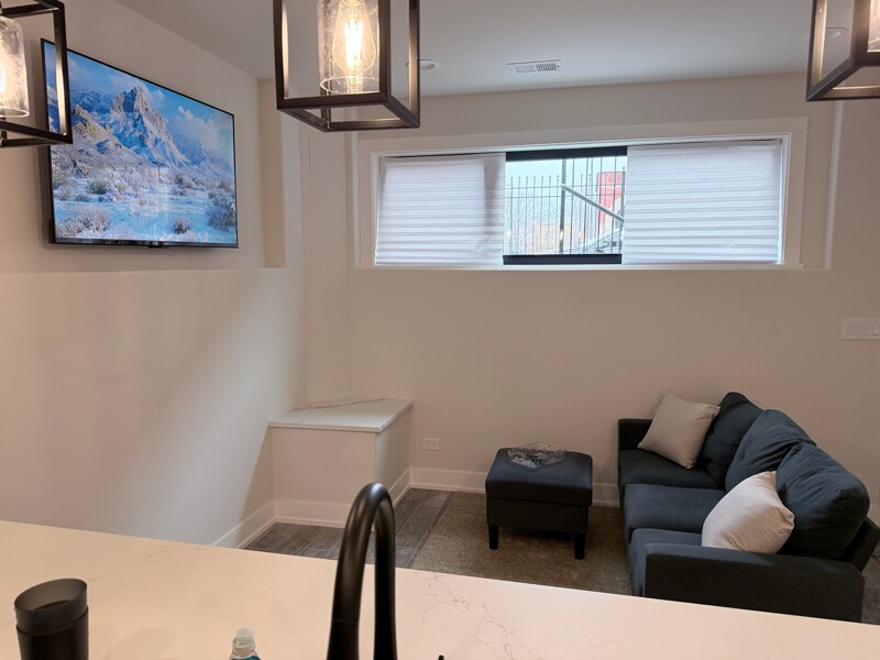 Building Photo - 6530 S Champlain Ave