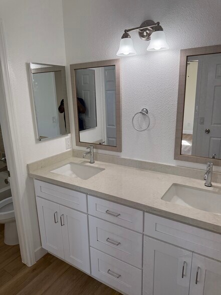 Building Photo - 38750 Cobblestone Cir