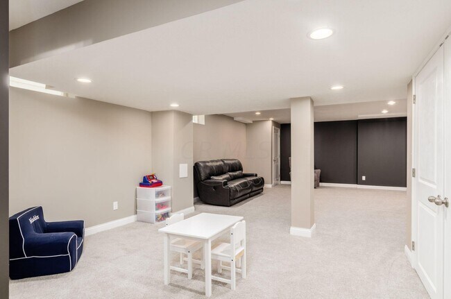 Building Photo - 8366 Marwithe Pl