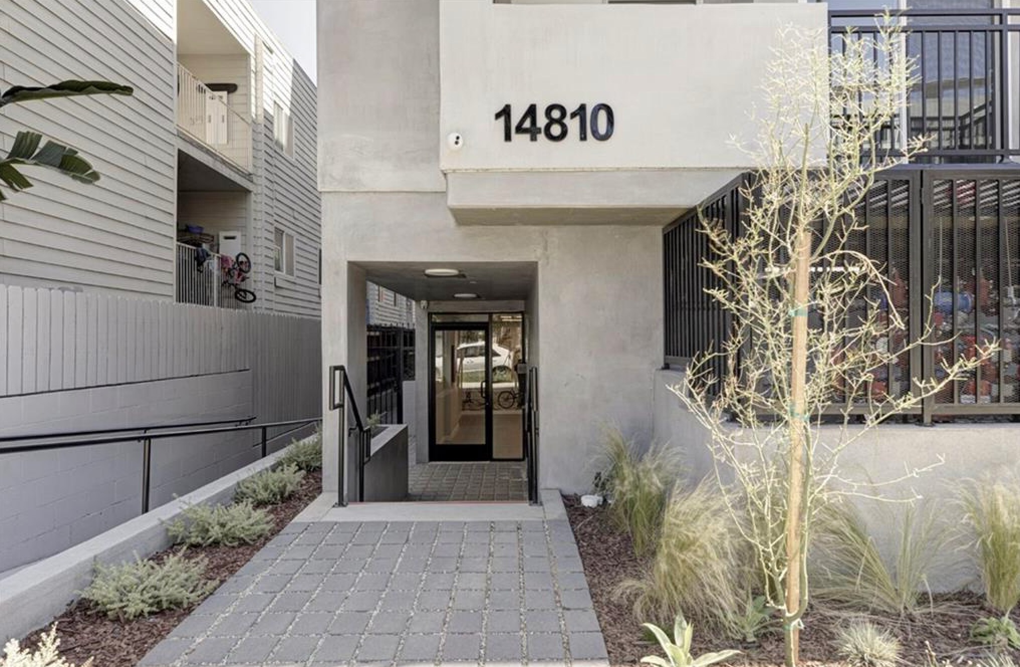 Building Photo - 14810 Delano St