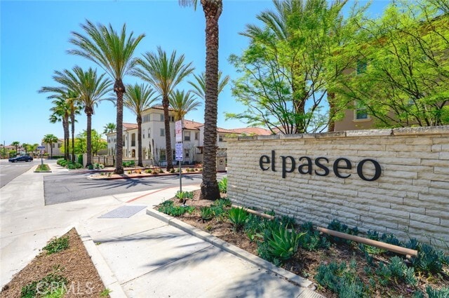 Building Photo - 906 El Paseo