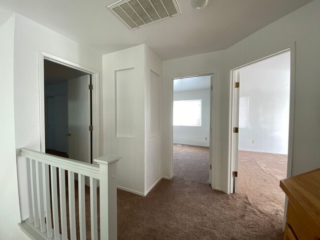 Building Photo - Large Four Bed, Three Bath Home with a Pool